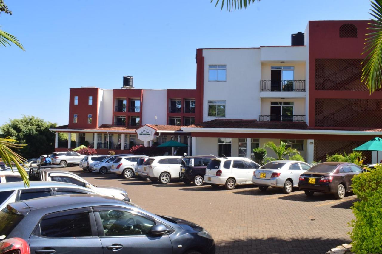 Meru Slopes Hotel Exterior foto