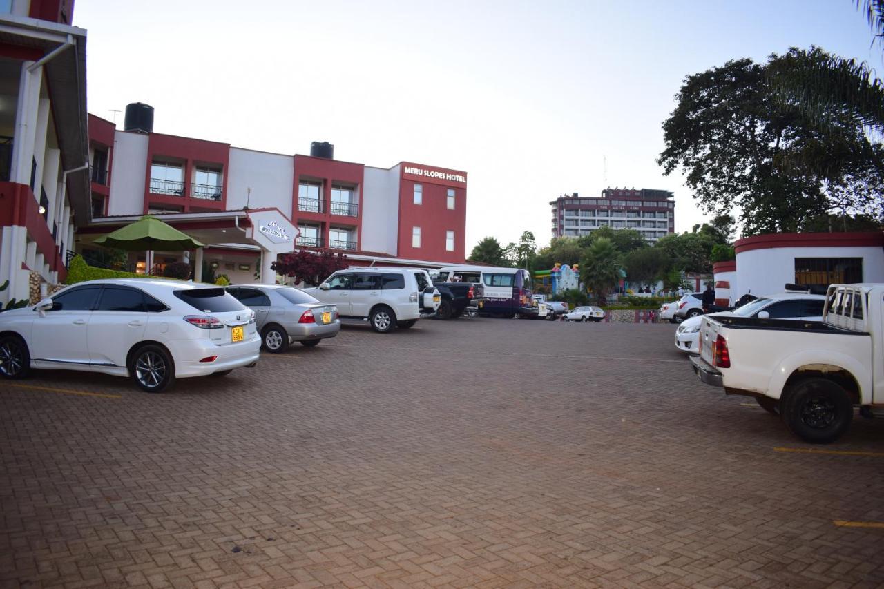 Meru Slopes Hotel Exterior foto