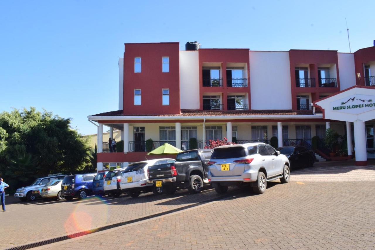 Meru Slopes Hotel Exterior foto