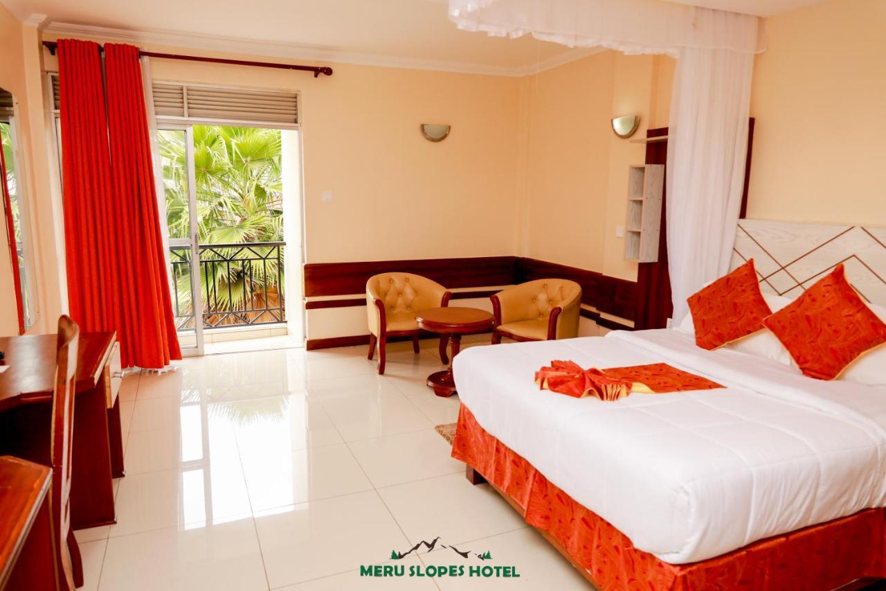 Meru Slopes Hotel Exterior foto
